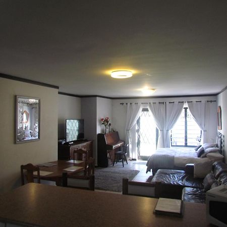 Santini Lace Self Catering Unit Плеттенберг-Бей Экстерьер фото