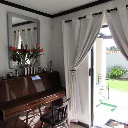 Santini Lace Self Catering Unit Плеттенберг-Бей Экстерьер фото
